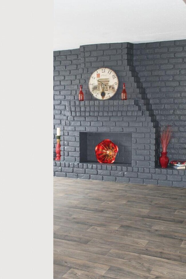 Building Photo - 777 Bateswood Dr