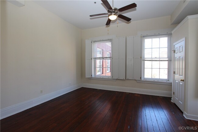 Building Photo - 219 N 19th St