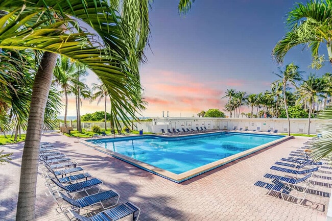 Building Photo - 6345 Collins Ave