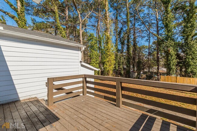 Building Photo - 1136 Wyland Dr SW