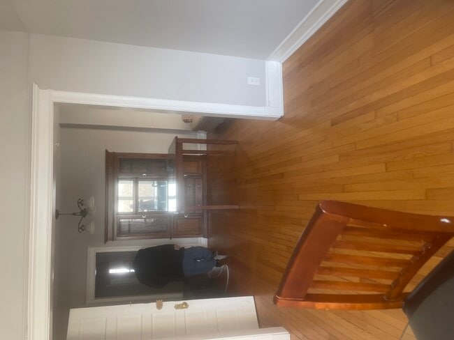 Building Photo - 3248 N Clark St