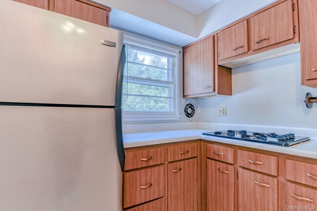 Building Photo - 11 Hudson Bluff Dr