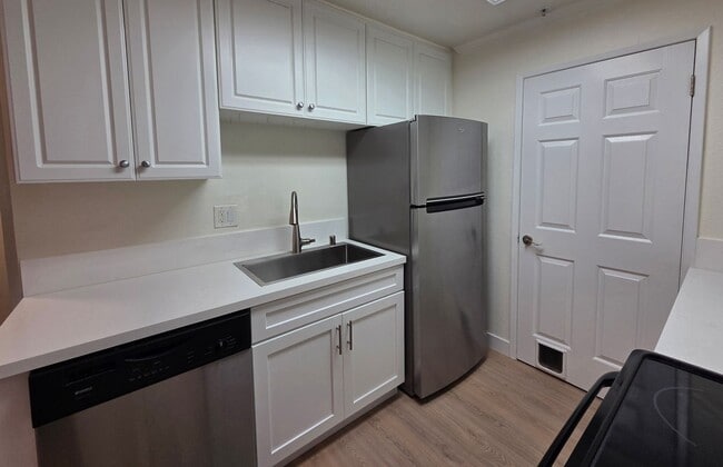 Building Photo - Large 2 Bedroom, 2 Bath Condo in San Ramon