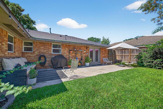 Building Photo - 4318 De Milo Dr