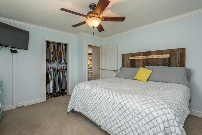 Building Photo - Knoxville 37918 - 2 Bedroom, 1 Bath, Ranch in Fountain City - Call or text Ryan Fogarty (865) 333...