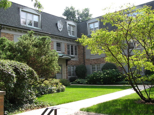 Building Photo - 1927 Sherman Ave