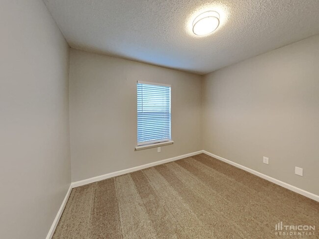 Building Photo - 11261 Salt Pond Dr E