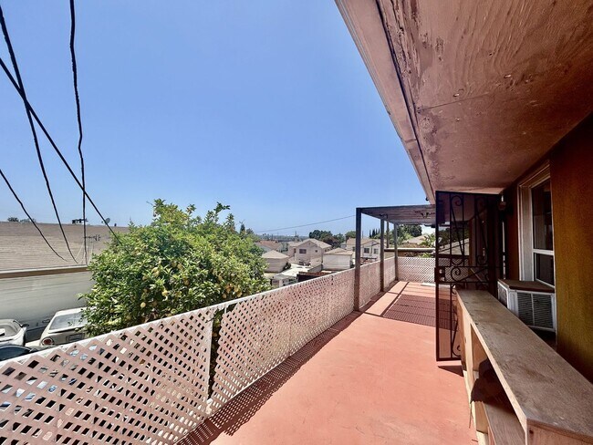 Building Photo - Charming 3 Bed 1 Bath For Rent *$400.00 Of...