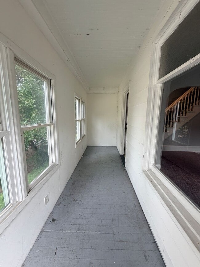 Building Photo - 1614 13th Ave