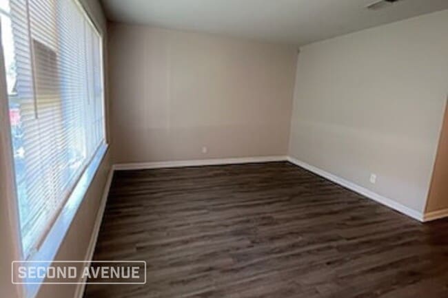 Building Photo - 304 Highland Dr