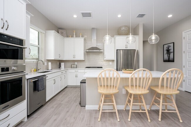 Building Photo - 5972 E Sinclair St