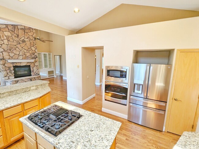 Building Photo - Beautiful Home In Monument