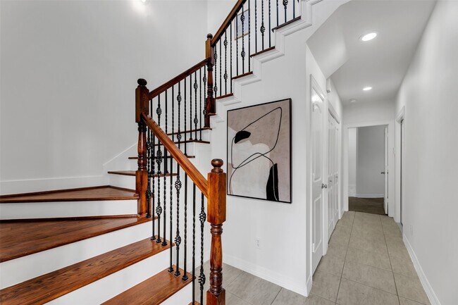 Building Photo - 6014 Hamman St