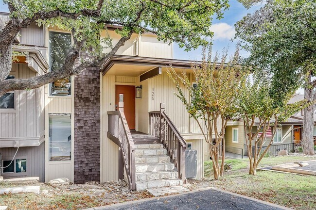 Building Photo - 125 Comanche Dr