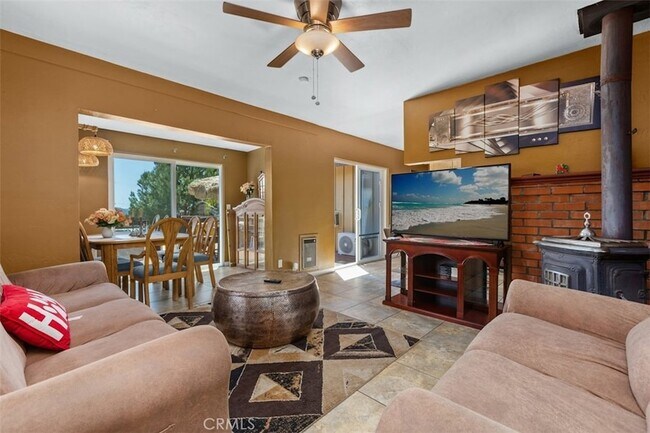 Building Photo - 1716 Cedar St