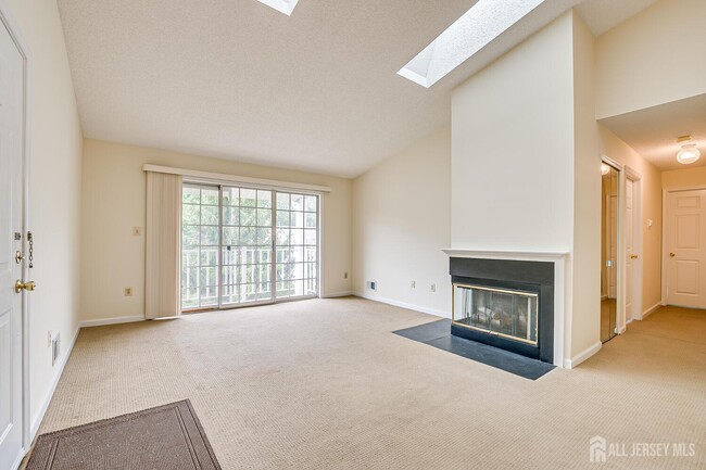 Building Photo - 152 Darwin Ln