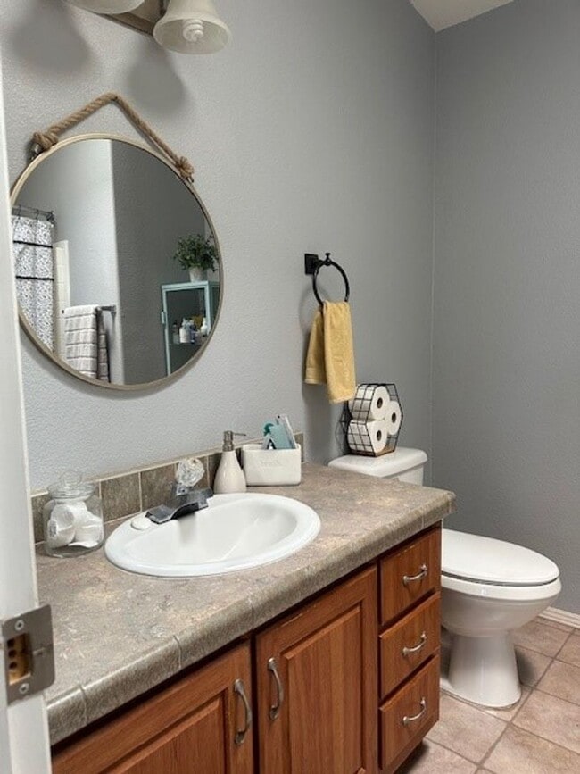 Building Photo - Fully Furnished 3-Bedroom Home with Spacio...
