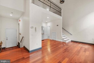Building Photo - 3849 Terrace St