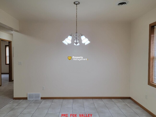 Building Photo - Charming 2 Bedroom Condo in the Heart of B...