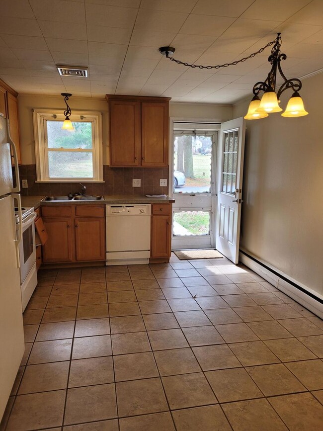 Building Photo - 1225 Caln Meetinghouse Rd