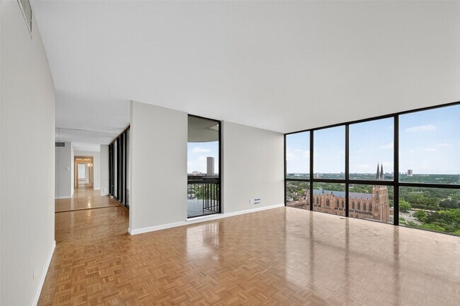 Building Photo - 5001 Woodway Dr