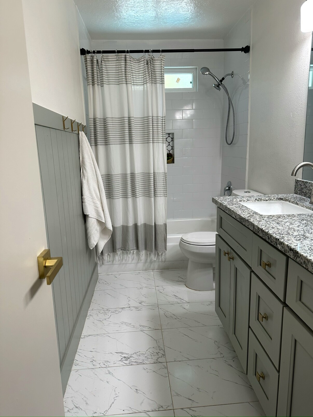 Building Photo - 5006 Deer Point Dr