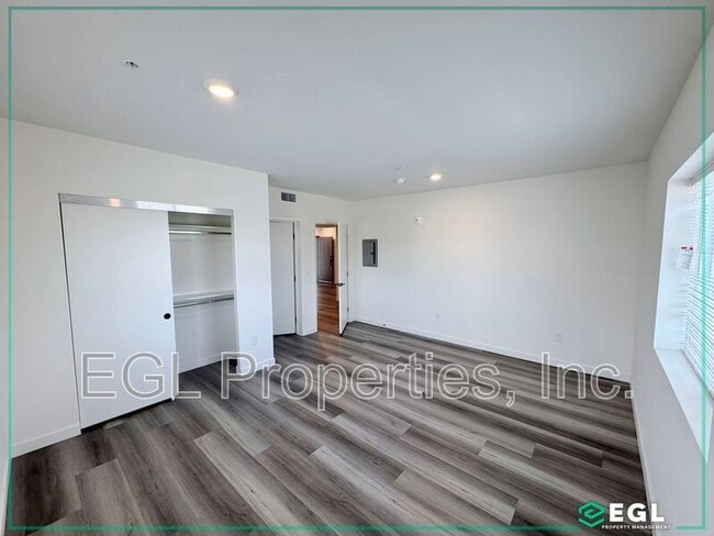 Building Photo - 10505 Hawthorne Blvd