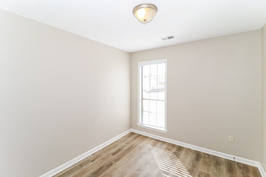 Building Photo - 4348 Breeds Hill Dr