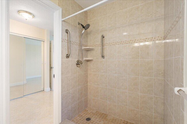 Building Photo - 1630 Seaway Dr