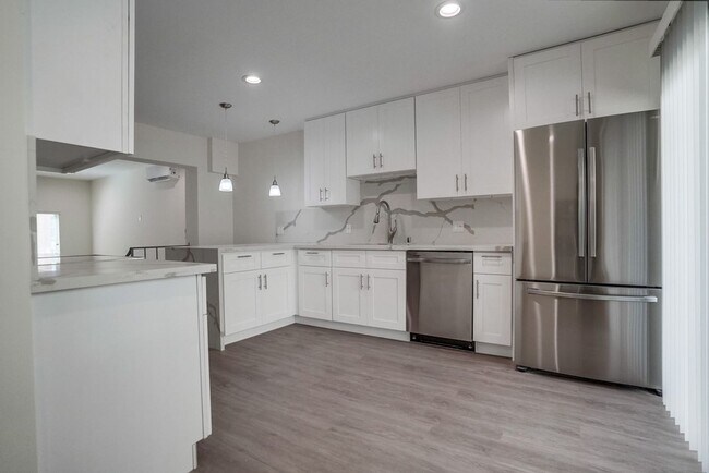 Building Photo - 441 W Queen St