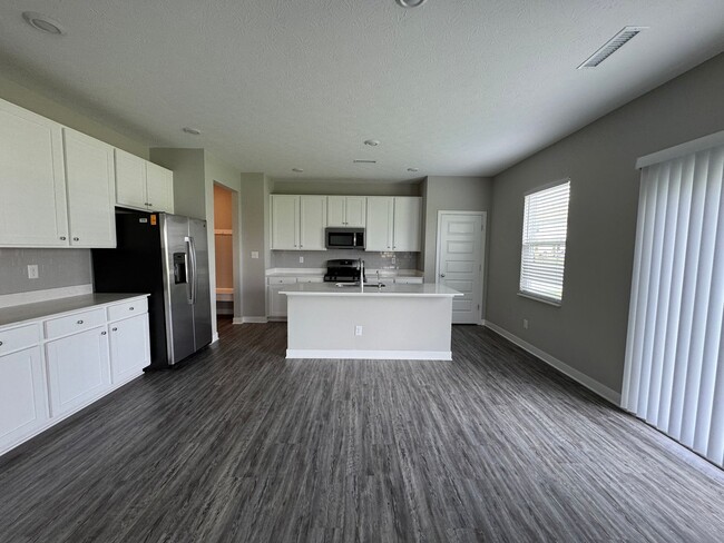 Building Photo - 17158 Seaboard Pl