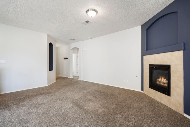 Building Photo - 1143 Desert Sunflower Dr NE