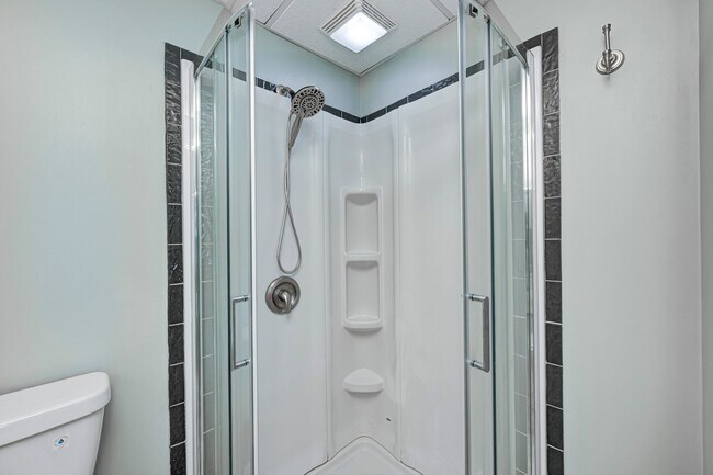 Building Photo - FULLY FURNISHED - Move in ready 1 bed & 1 ...