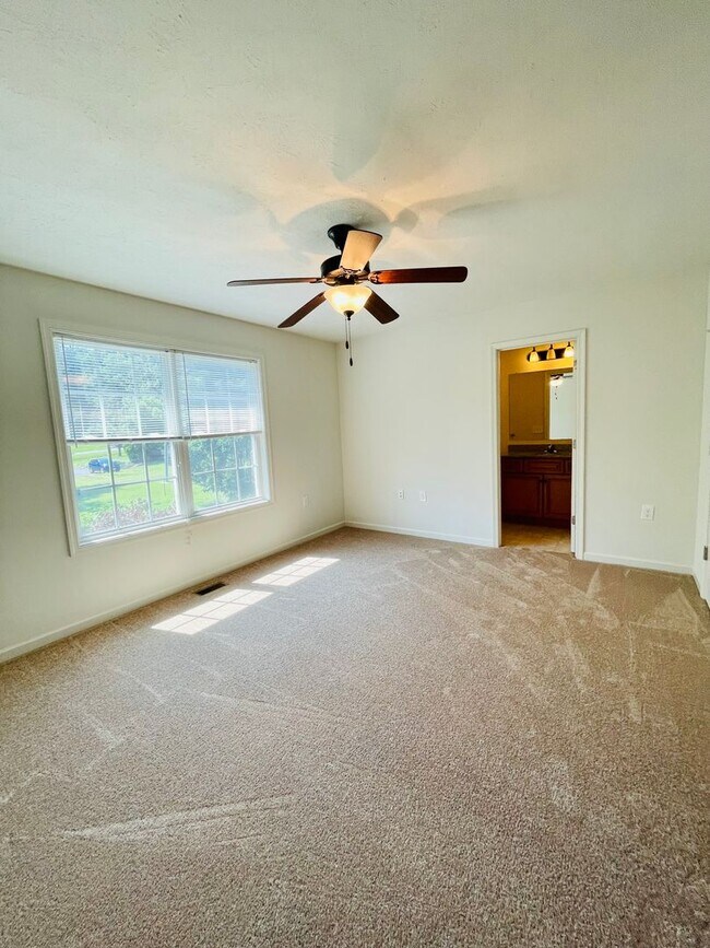 Building Photo - 1459 Taylor Grove Ln