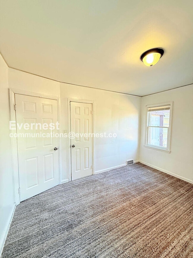 Building Photo - 10747 Roxbury St