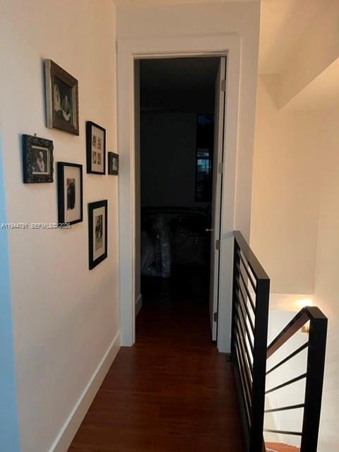 Building Photo - 909 NE 16th Terrace