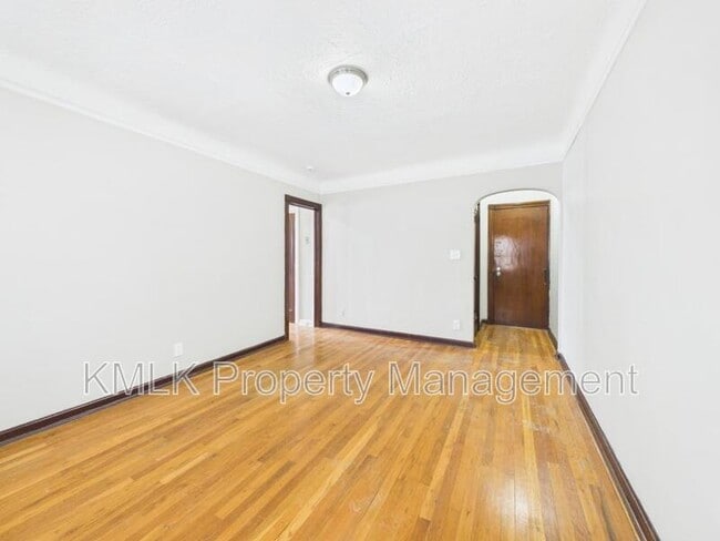 Building Photo - 1346 Kenilworth Ave