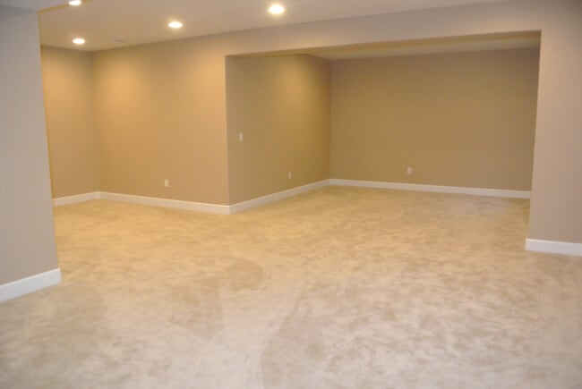 Building Photo - 5Bed/3.5Bath Home in Blackstone Country Club Community