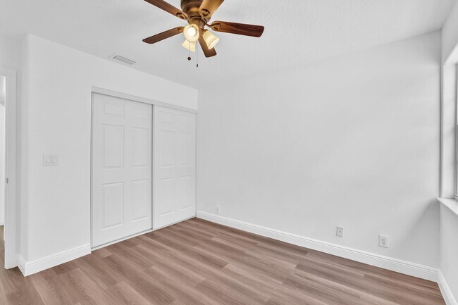 Building Photo - 36 Monterey Pointe Dr