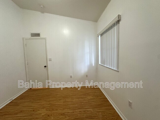 Building Photo - 2921 SE 13th Ave