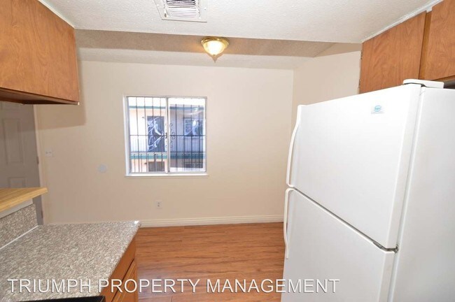 Building Photo - 3431 E Cheyenne Ave