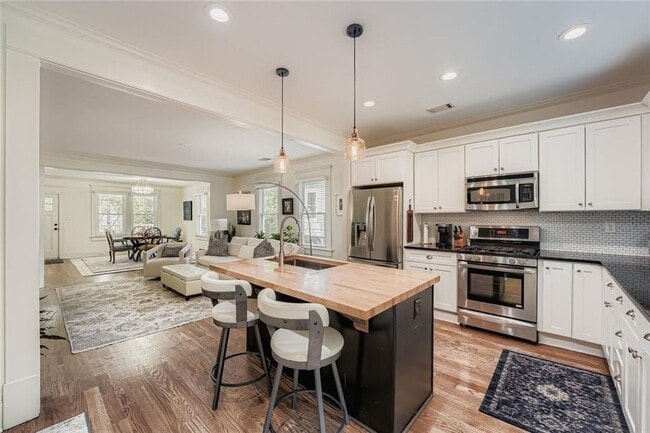 Building Photo - 78 Whitefoord Ave SE