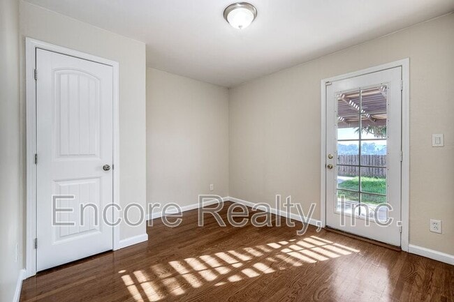 Building Photo - 6135 Chadwick Ave