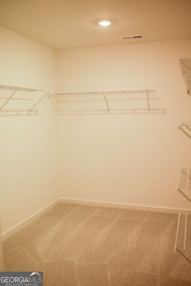 Building Photo - 484 Red Dragon Dr