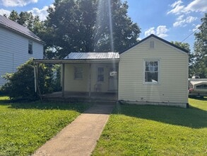 Building Photo - 372 Emerson Ave