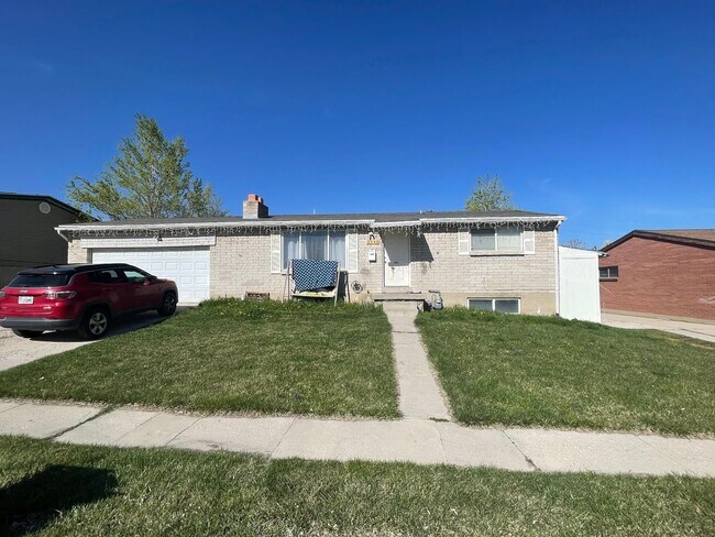 Building Photo - 3348 S 7780 W