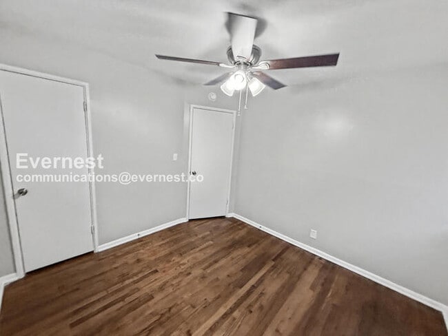 Building Photo - 3056 Highland Dr