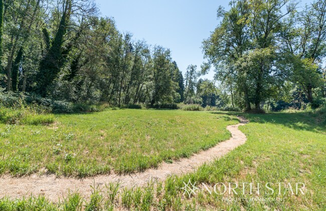 Building Photo - Executive Custom Home with River View on Acreage in West Linn