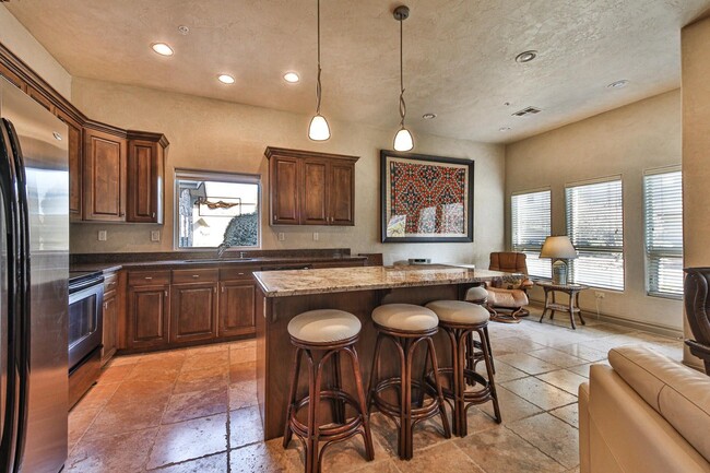 Building Photo - 280 S Luce Del Sol