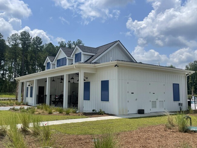 Building Photo - 240 Blue Haw Dr